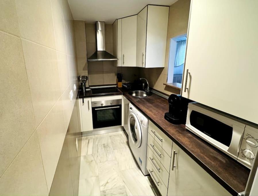 Behappy Salitre - Con Aparcamiento Apartment Малага Екстериор снимка