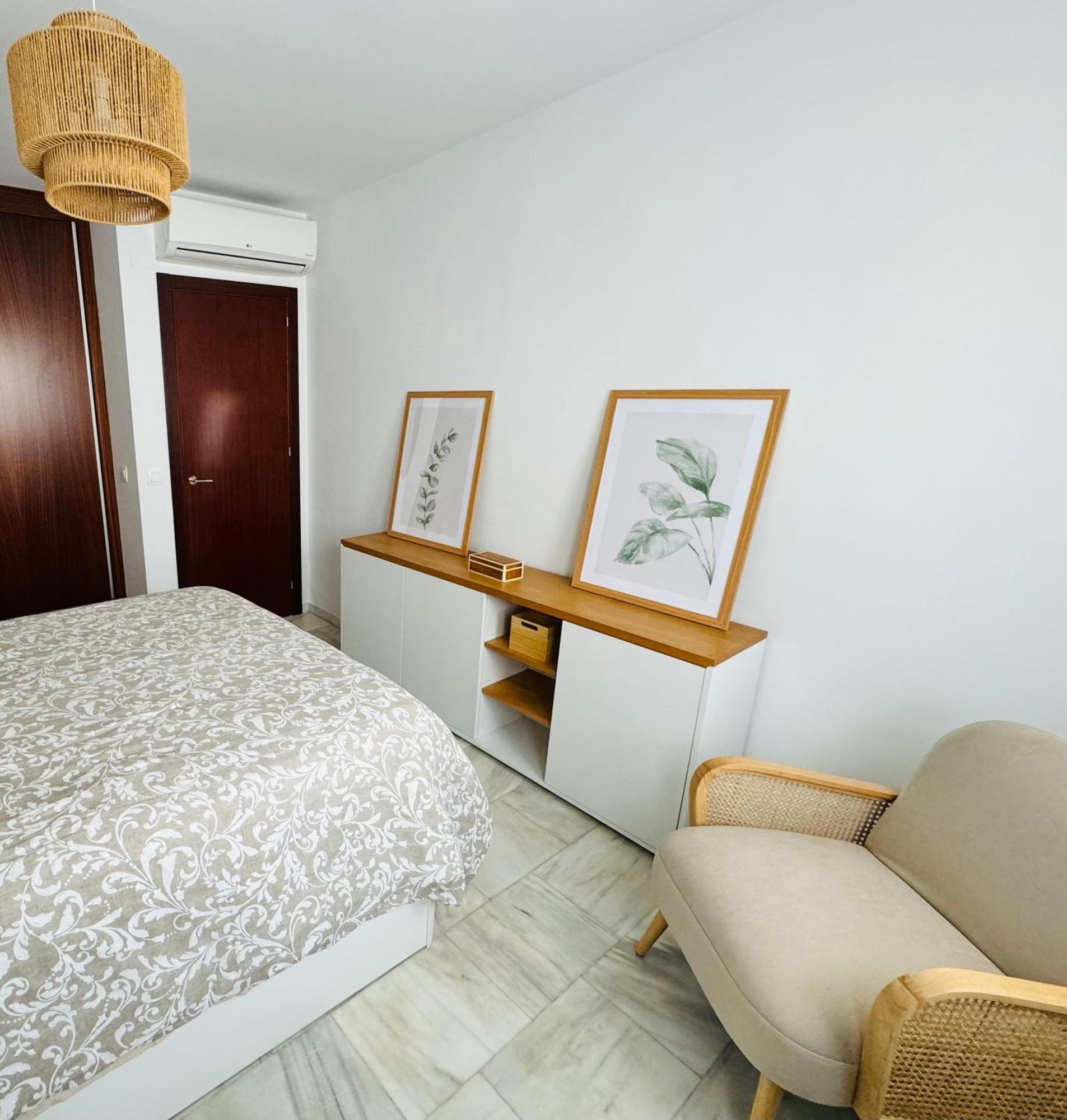 Behappy Salitre - Con Aparcamiento Apartment Малага Екстериор снимка